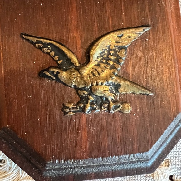 Sunset Time Vintage Wooden Wall Clock with Eagle Design, works. - Picture 3 of 5